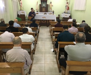 Padres da Diocese se reúnem para a Missa dos Santos Óleos e Renovação do Compromisso Sacerdotal 